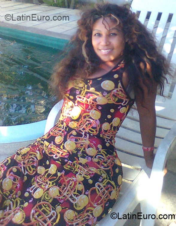 Date this hot Brazil girl Rosimere from Rio Das Ostras BR4080