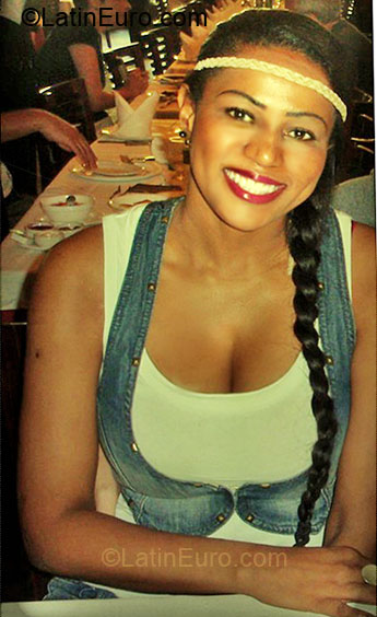 Date this sensual Brazil girl Simone from Rio De Janeiro BR4133