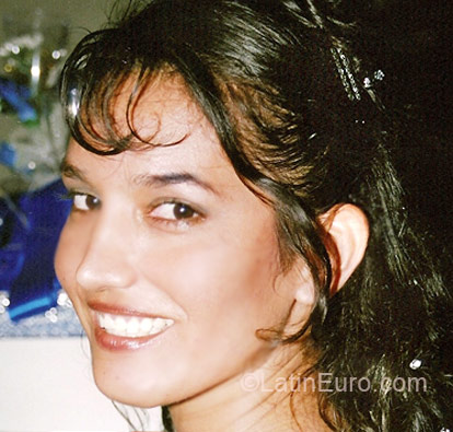 Date this attractive Brazil girl Nazira from Cruzeiro Do Sul BR4173