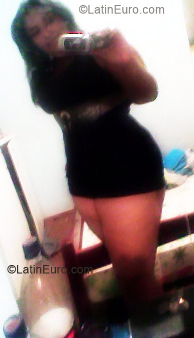 Date this foxy Brazil girl Shara from Goiania BR4214