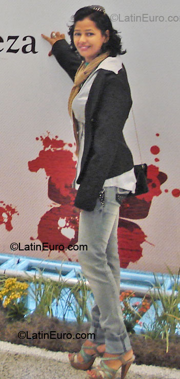 Date this georgeous Brazil girl Clebia from Camacari BR4382