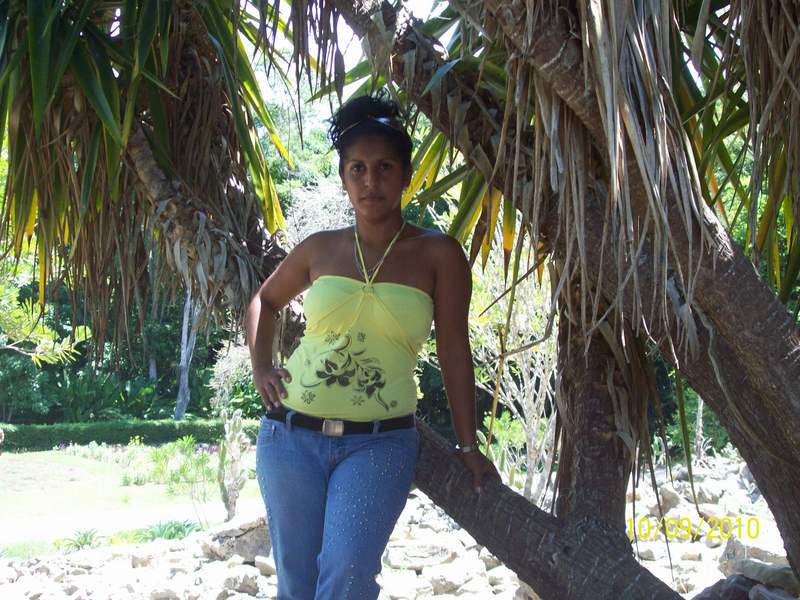 Date this attractive Cuba girl Maidole from Bayamo CU8