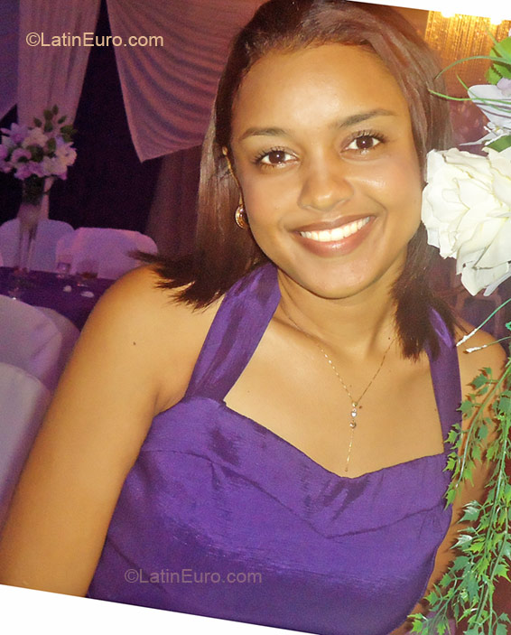 Date this attractive Brazil girl Talyta from Sao Luis BR4681