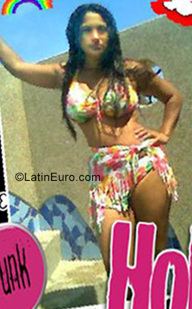 Date this fun Ecuador girl Yenny from Guayaquil EC81
