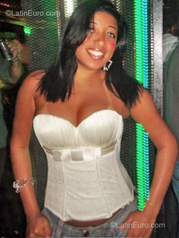Date this hot Brazil girl Aryane from Rio De Janeiro BR4956