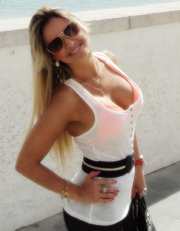 Date this charming Brazil girl Andreia from Vitoria BR5069