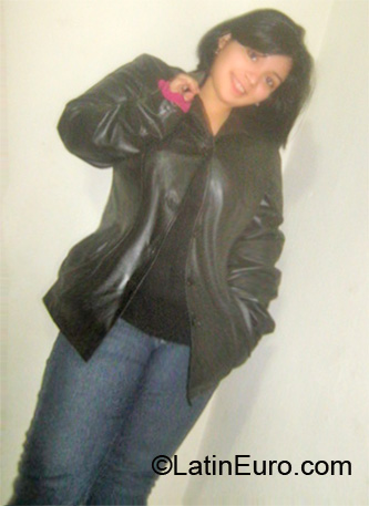 Date this happy Peru girl Nalleli from Lima PE471