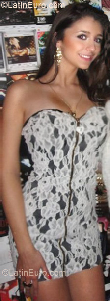 Date this nice looking Brazil girl Samantha from Florianopolis BR5185