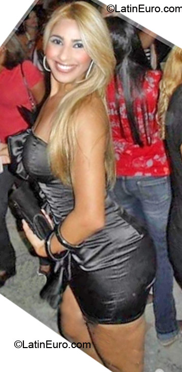 Date this nice looking Brazil girl Anapietra from Petrolina BR5526