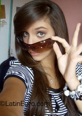 Date this sultry Venezuela girl Yenifer from Caracas VE68