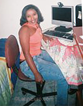 Date this funny Brazil girl Lucia from Brasilia BR5532