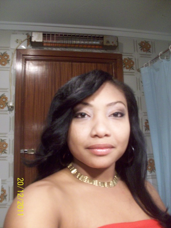 Date this passionate Spain girl Lucytania from Valencia ES183