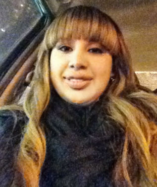 Date this attractive United States girl Mari from Chicago US10472