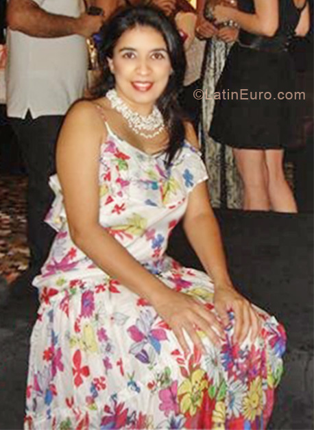 Date this voluptuous Brazil girl Magda from Joao Pessoa BR5784