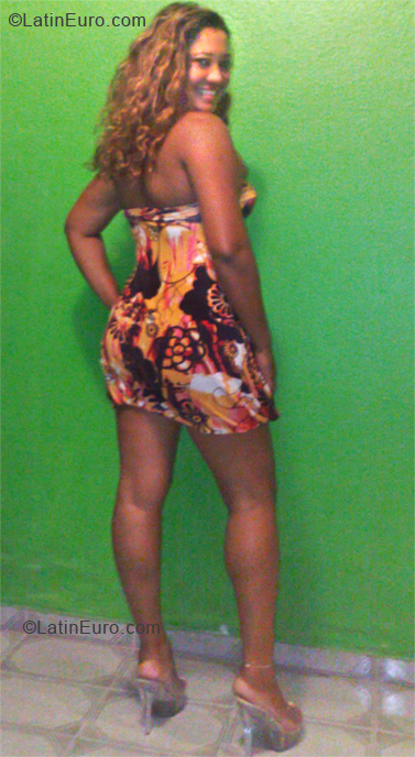 Date this happy Brazil girl Tatiana Faria from Rio De Janeiro BR5791