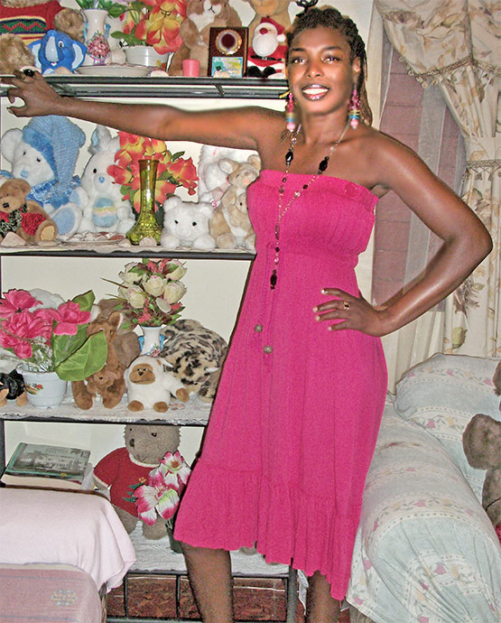 Date this fun Jamaica girl Gordalee from Kingston JM310