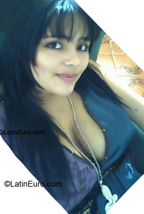 Date this delightful Brazil girl Cassia from Goiania BR5900