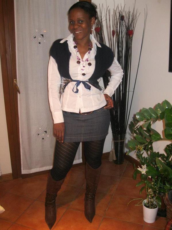 Date this happy Italy girl Laurita from Pordenone CO7645