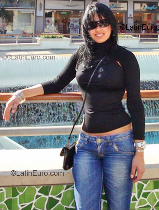 Date this fun Brazil girl Lorraine from Sao Paulo BR5946