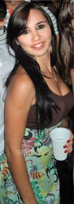 Date this tall Brazil girl Laicy from Uberlandia BR6017