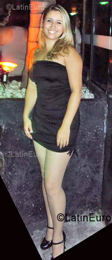 Date this hard body Brazil girl Thais from Sao Paulo BR6004