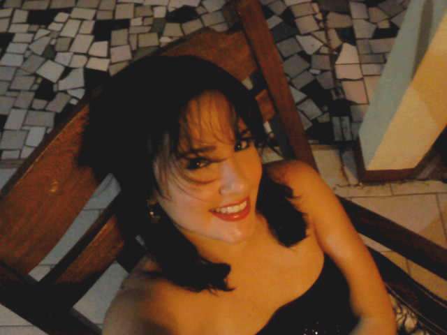 Date this voluptuous Nicaragua girl Fabiola from Managua NI46
