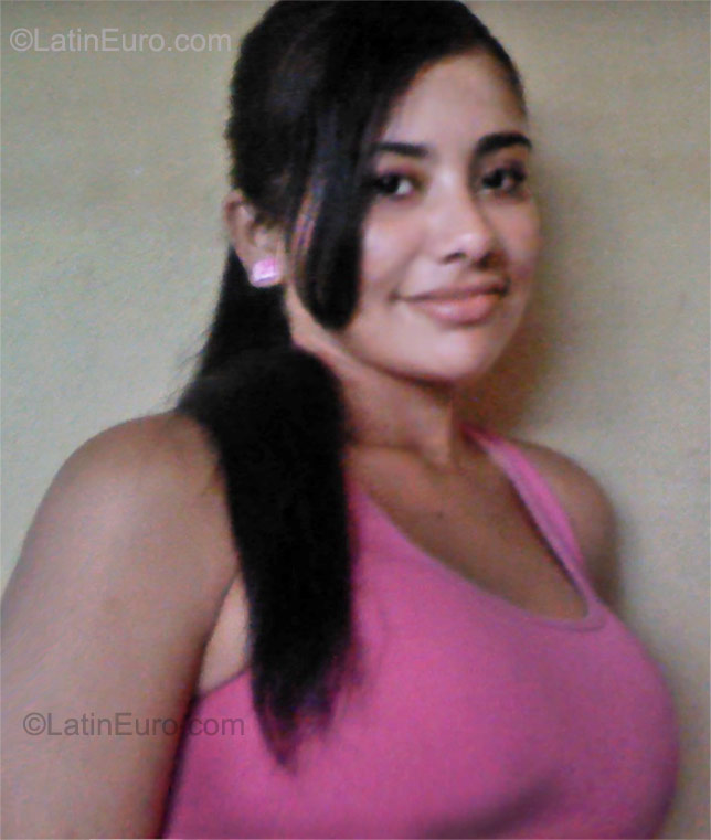 Date this hot Costa Rica girl Heidy from Cortes CR98