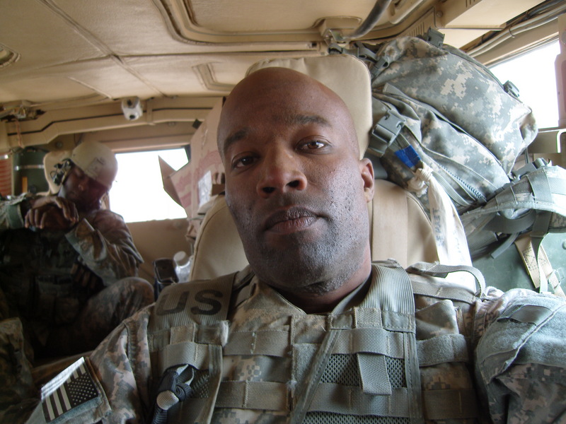 Date this nice looking United States man Otis from Heathrow US11533