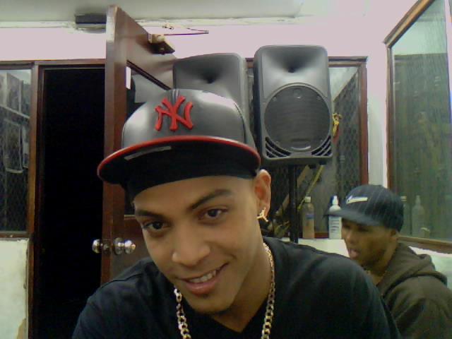 Date this voluptuous Dominican Republic man Elfiscal17 from Puerto Plata DO9593