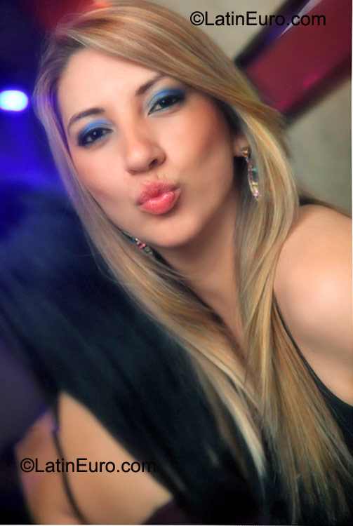 Date this happy Brazil girl Carol from Itu BR6103