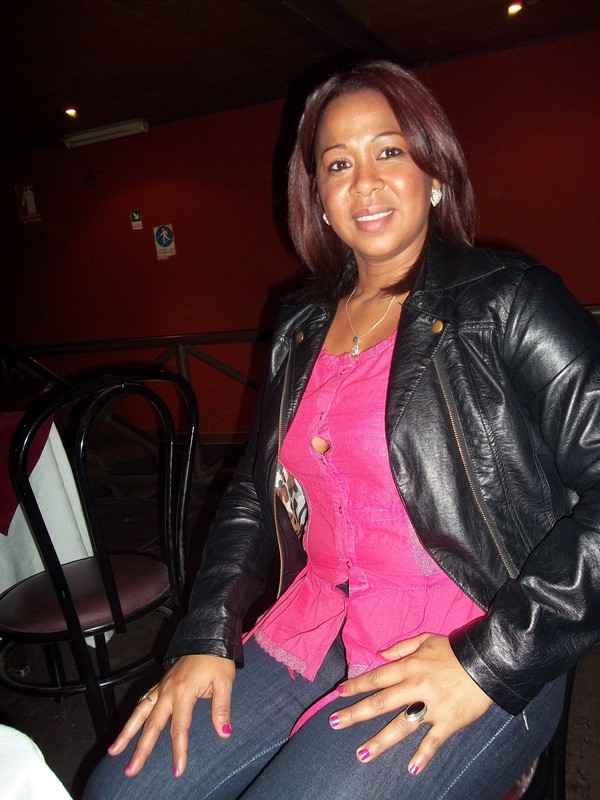 Date this happy Chile girl Yessysantos from Santiago CL60