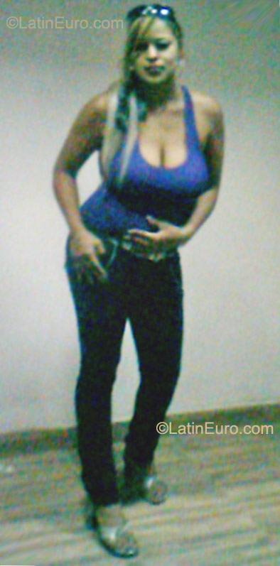 Date this happy Mexico girl Angelyn from Guadalajara MX512