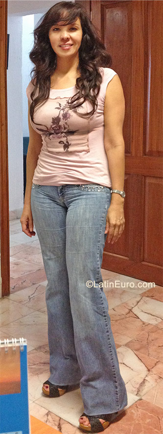 Date this good-looking Mexico girl Paola from Guadalajara MX531