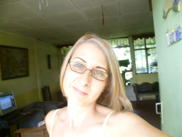 Date this stunning Costa Rica girl Leda Patricia from San Jose CR147