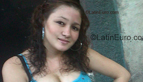Date this lovely Honduras girl Crisly from San Pedro Sula HN522