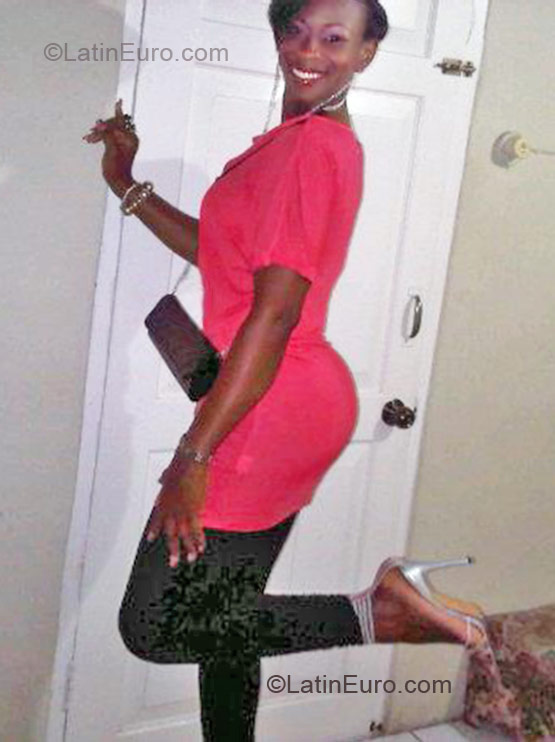 Date this passionate Jamaica girl Cookiencreme from Ocho Rios JM407