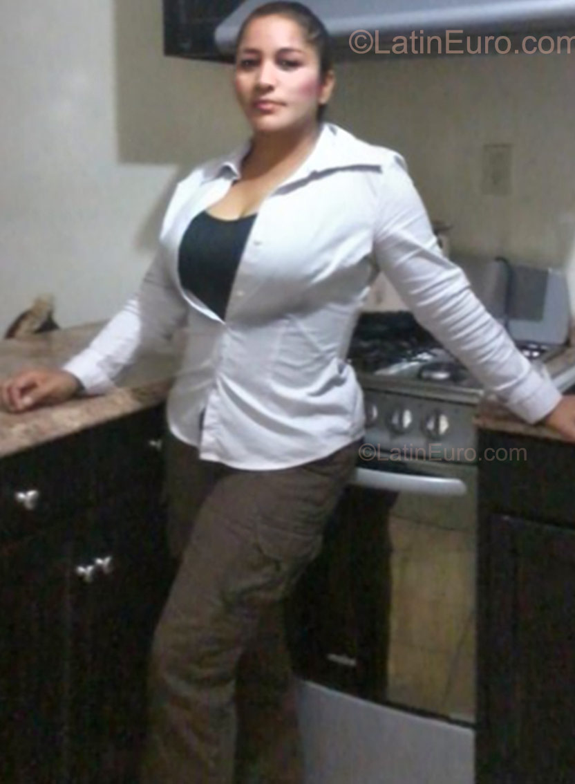 Date this cute Mexico girl Dina from Mexicali MX583