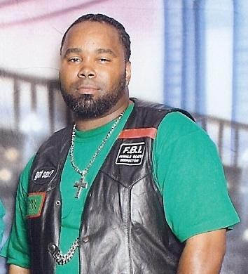 Date this gorgeous United States man DUANE from Buffalo US12209