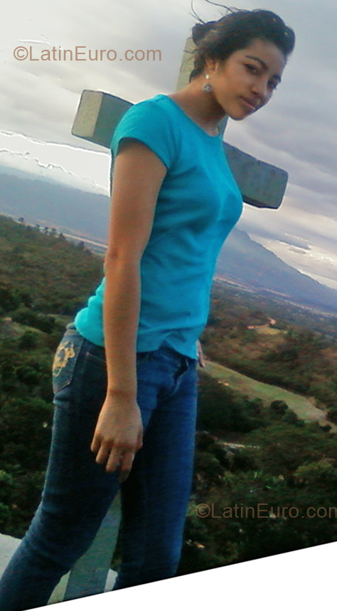Date this pretty Honduras girl Cecia from Tegucigalpa HN570