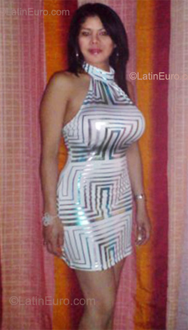 Date this voluptuous Mexico girl Ariadna from Guadalajara MX730