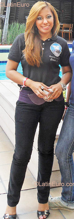 Date this foxy Honduras girl Yami from Tegucigalpa HN577