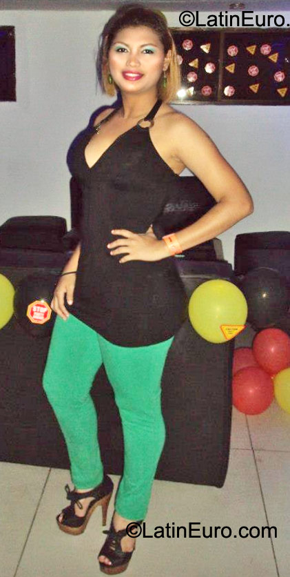 Date this nice looking Nicaragua girl Blanca from Managua NI101