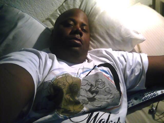 Date this nice looking United States man Joseph from Everett US12416