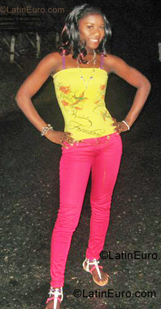 Date this cute Jamaica girl Petal from Kingston JM473