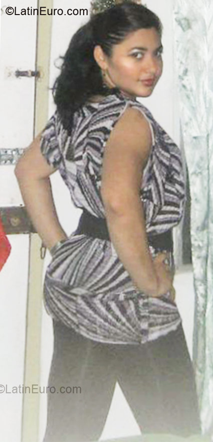 Date this voluptuous Honduras girl Amalia from San Pedro Sula HN696