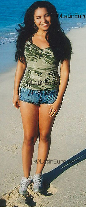 Date this delightful United States girl Julia from Miami US12650