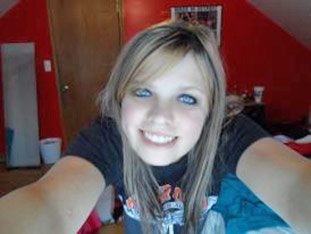 Date this cute United States girl Emily20 from Carleton US12692