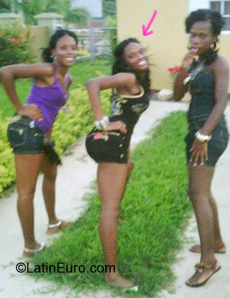 Date this pretty Jamaica girl Munchi from Montego Bay JM674