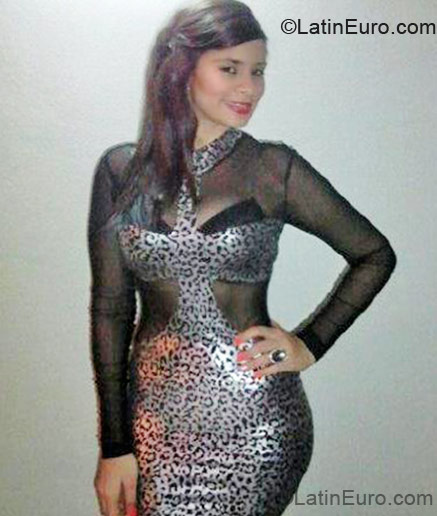 Date this funny Dominican Republic girl Raimi from San Francisco De Macoris DO10806
