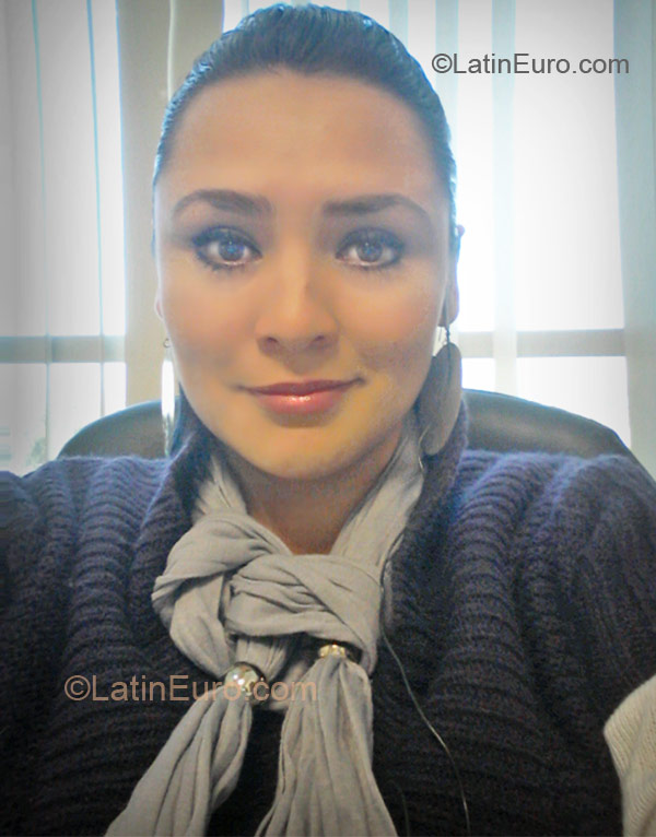 Date this foxy Mexico girl Monica from Guadalajara MX691